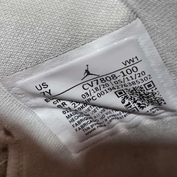 Girls Jordan 5 - Picture 2 of 4